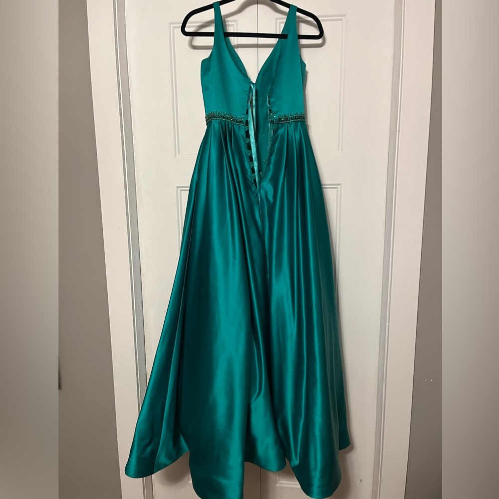Green Pageant/Prom Dress - Picture 6 of 6